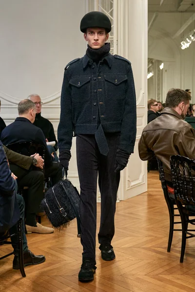 Look 27